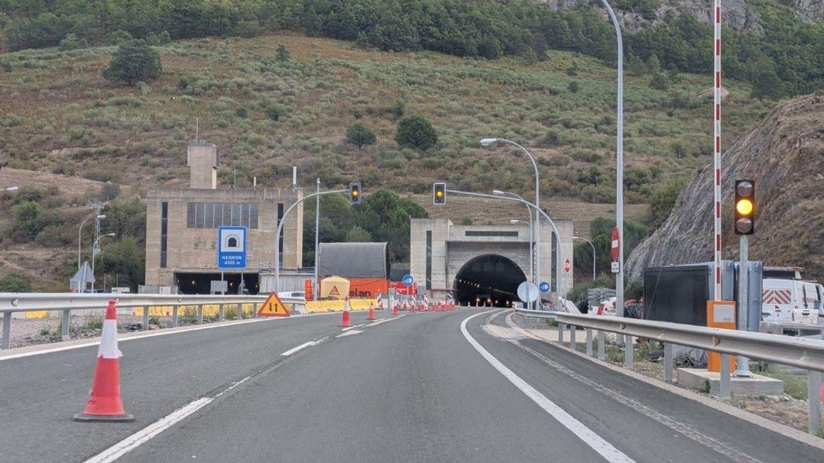 CCOO de León y Asturias vuelven a protestar contra el peaje del Huerna con una concentración en La Magdalena