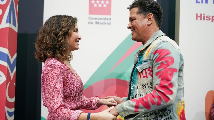 El contrato anterior a las alabanzas de Carlos Vives a Ayuso: 847.000 euros de dinero público por su concierto