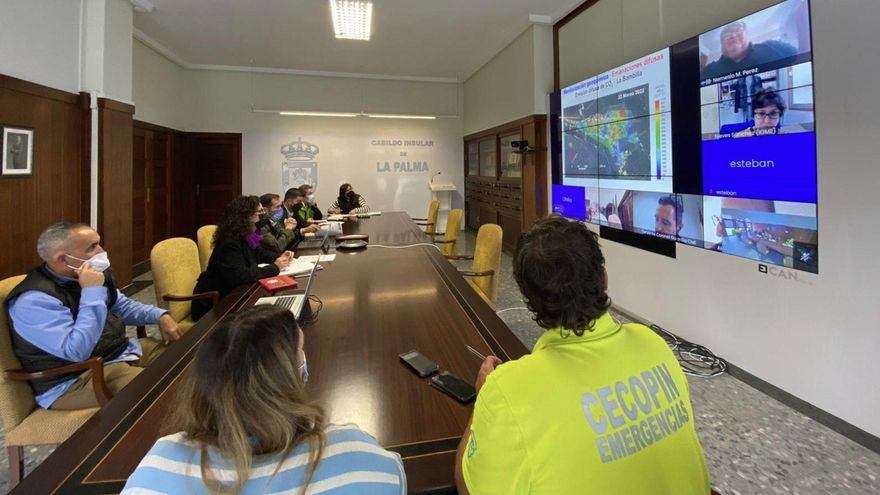 El Cabildo de La Palma  reduce las zonas de exclusión  del volcán ante la mejora de las condiciones