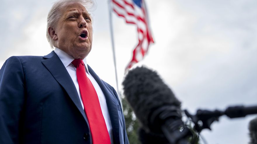 Trump le dice "cállate" a un periodista australiano que le pregunta sobre sus negocios