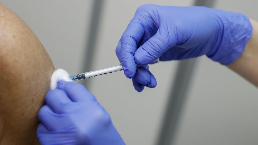 Vacunación de la gripe en Madrid 2024: cómo pedir cita previa, fechas y quién puede vacunarse