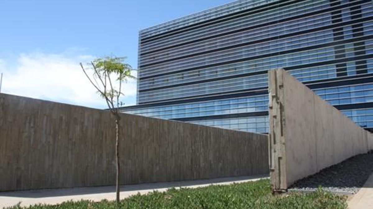 Un juez investiga si la muerte de un empresario en Canarias fue un homicidio e impone medidas cautelares a su viuda