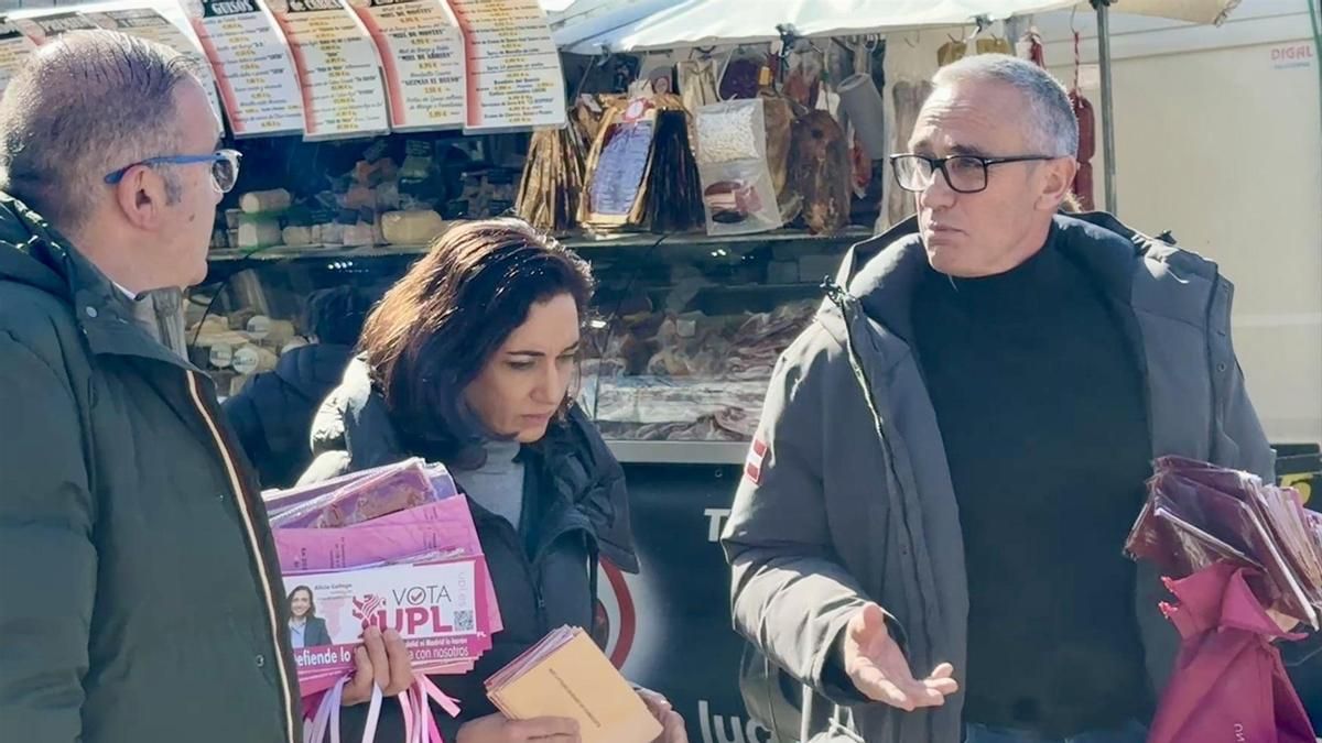 La candidata de UPL a la Presidencia de la Junta, Alicia Gallego, durante su visita a Navatejera (León).