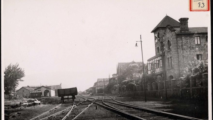 "Estación de ferrocarril de Reinosa".