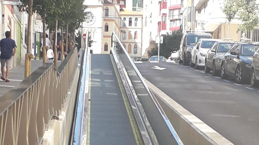 Un tramo de rampas mecánicas en Santander.