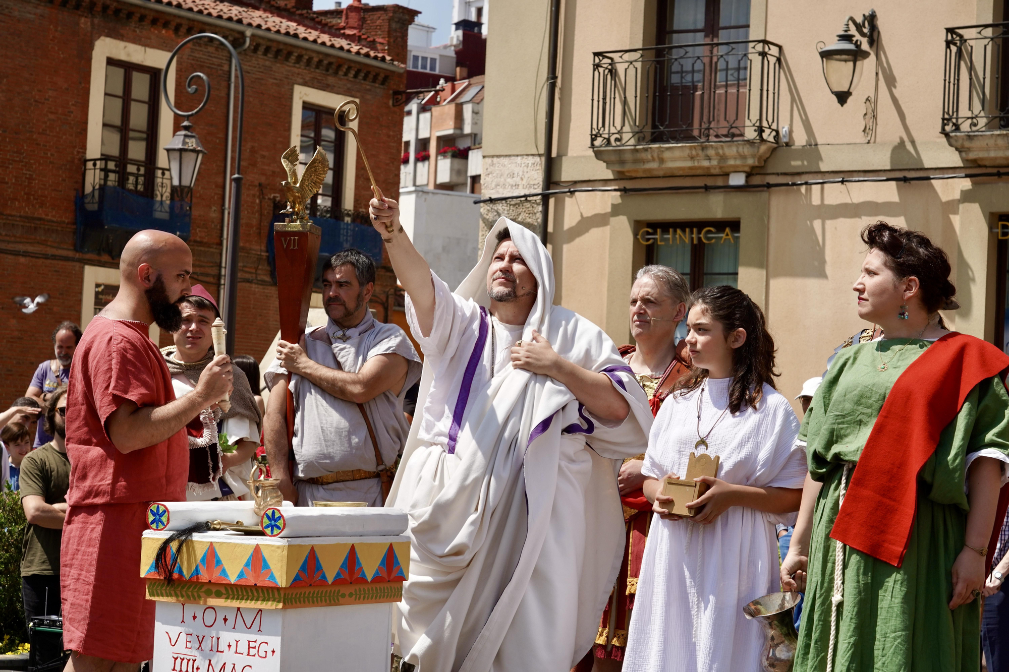 León cierra los actos del 1957.º Natalicio del Águila de la Legio VII con desfiles y la entrega del ‘águila legionaria’