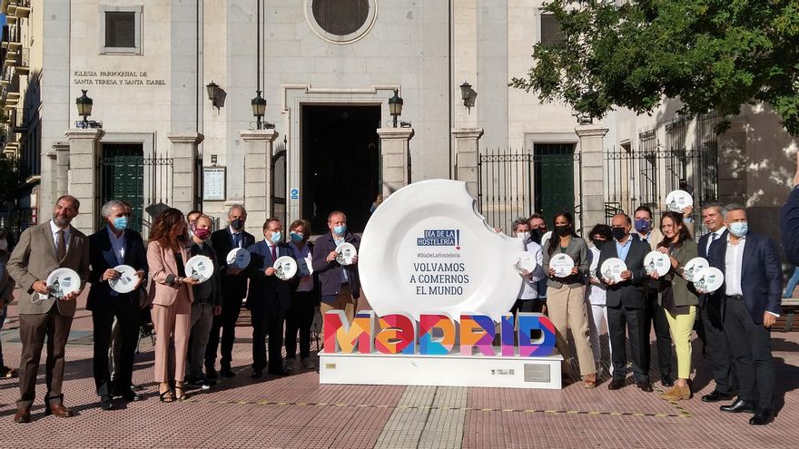 Villacís reconoce ahora que hay zonas de Madrid "muy tensionadas" por las terrazas y promete a los vecinos "limitaciones"