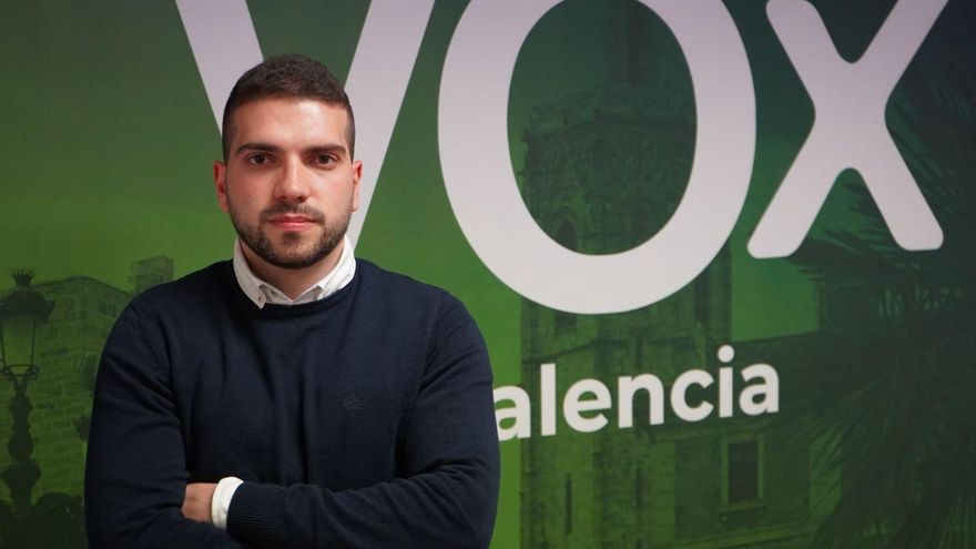 Un concejal valenciano de Vox reclama "aplicar el plomo" a quienes entren en España "de manera ilegal"