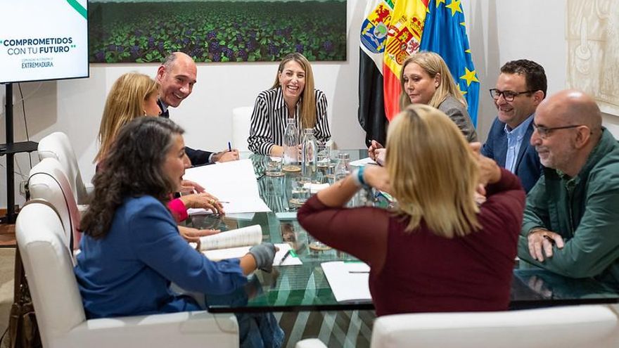 Guardiola amenaza a la oposición con un adelanto electoral en Extremadura si este año tampoco se aprueban sus presupuestos