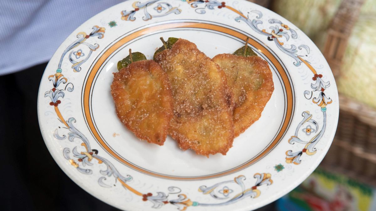 No, cuando comas paparajotes no debes tragarte la hoja: así se hace el postre más curioso de España