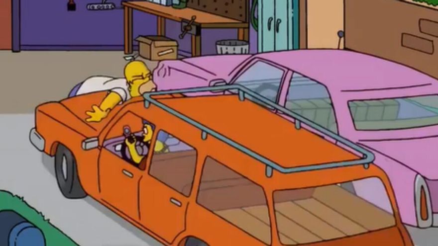Han tenido que pasar 800 episodios para que 'Los Simpson' revelen el misterio del atropello de Homer que sale en la intro