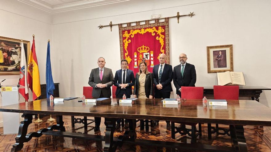 Gobierno, Adif y Los Corrales de Buelna acuerdan el protocolo inicial para eliminar cuatro pasos a nivel