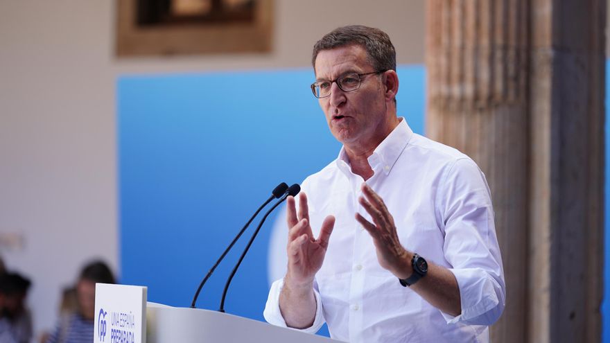 El presidente del Partido Popular, Alberto Núñez Feijóo, interviene en un acto con militantes del PP, en el colegio Arzobispo Fonseca, a 25 de junio de 2023, en Salamanca, Castilla y León (España).