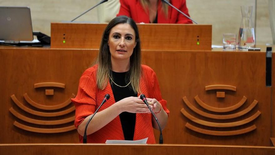Lara Garlito se enfrenta a Gallardo por la secretaría general del PSOE extremeño