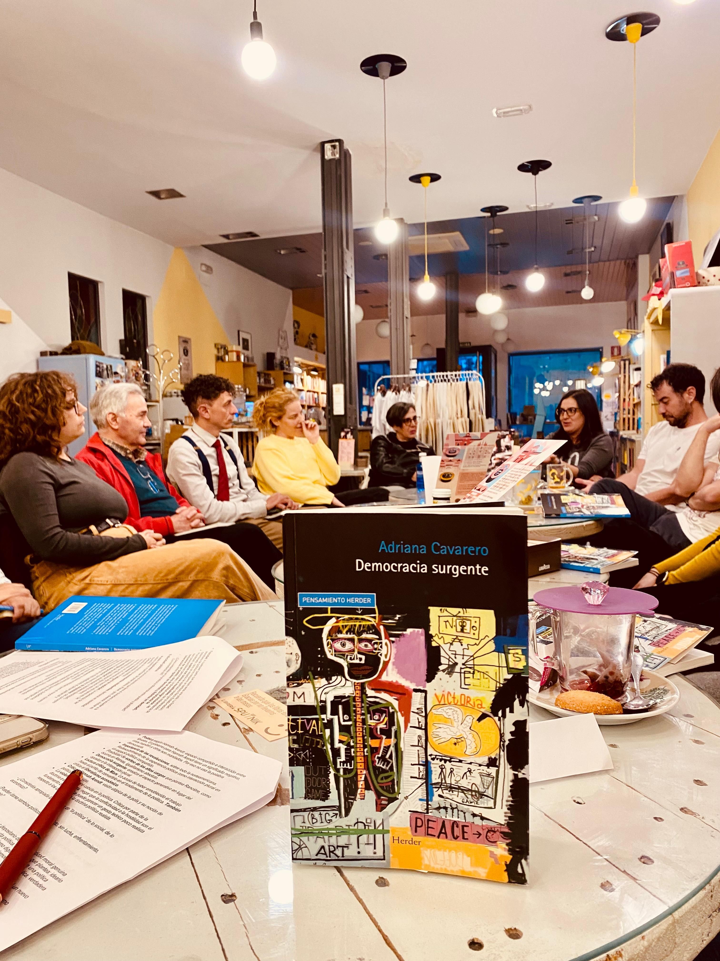 Club de lectura de pensamiento crítico, de la librería Sputnik de León.