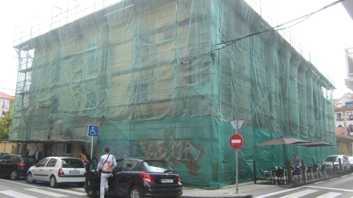 Imagen del ala del Antiguo Hospital Militar de Santoña que se pretende derribar. | Hispania Nostra