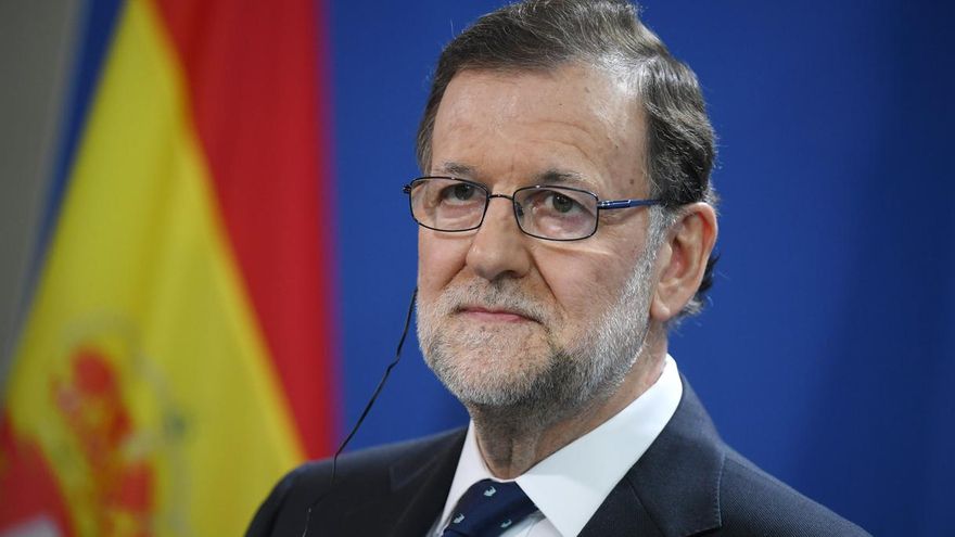 Rajoy no aclara si competirá por presidir la Federación de Fútbol y dice que este tema lo contará en su próximo libro