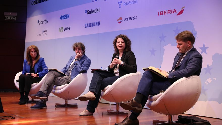 Participantes en la mesa de debate 'Cómo llevar los fondos hasta la última pyme'