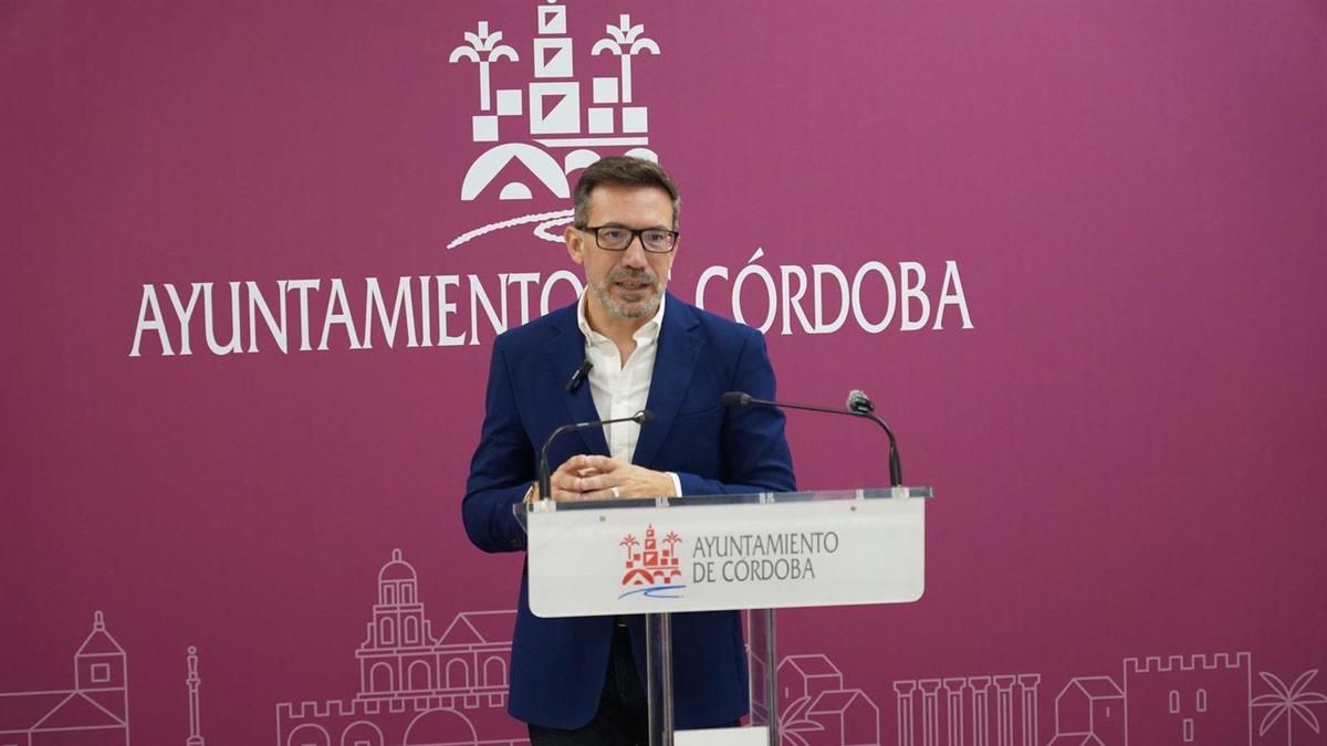 El PSOE denuncia que "el Ayuntamiento paga 500.000 euros en intereses de demora por abonar tarde a proveedores"