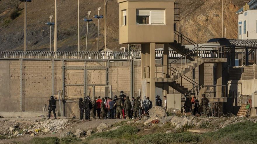 Cientos de personas devueltas en caliente a Marruecos: ¿puede España expulsar a migrantes sin control?