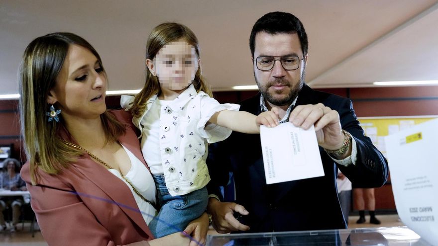 El presidente de la Generalitat, Pere Aragonès, ejerce su derecho al voto