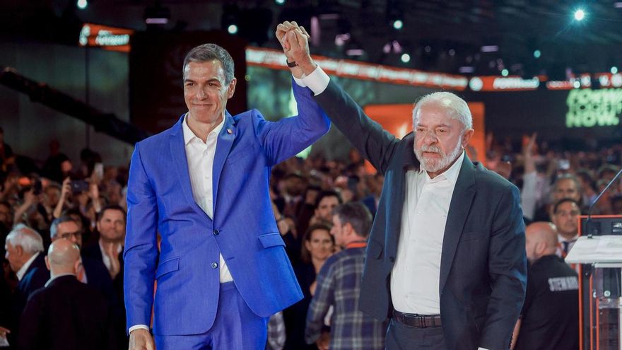 Sánchez no está solo y su adversario ya no es Feijóo