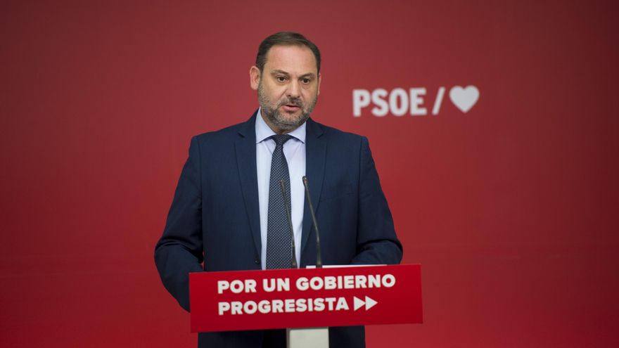 El secretario de organización del PSOE y ministro de Fomento, Jose Luis Ábalos, en una rueda de prensa