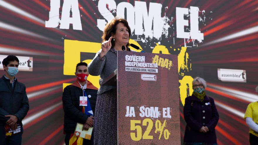 La presidenta de la ANC, Elisenda Paluzie, en el acto en la plaza Catalunya de Barcelona