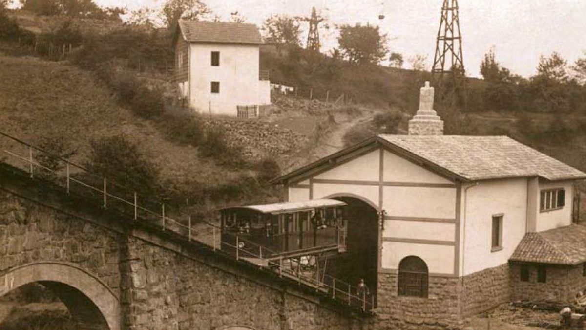 El funicular de Larreineta, en una imagen histórica