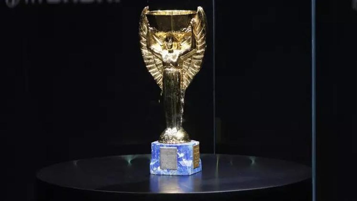 El robo del trofeo que puso en jaque un Mundial, el perro que lo encontró y el argentino que lo fundió