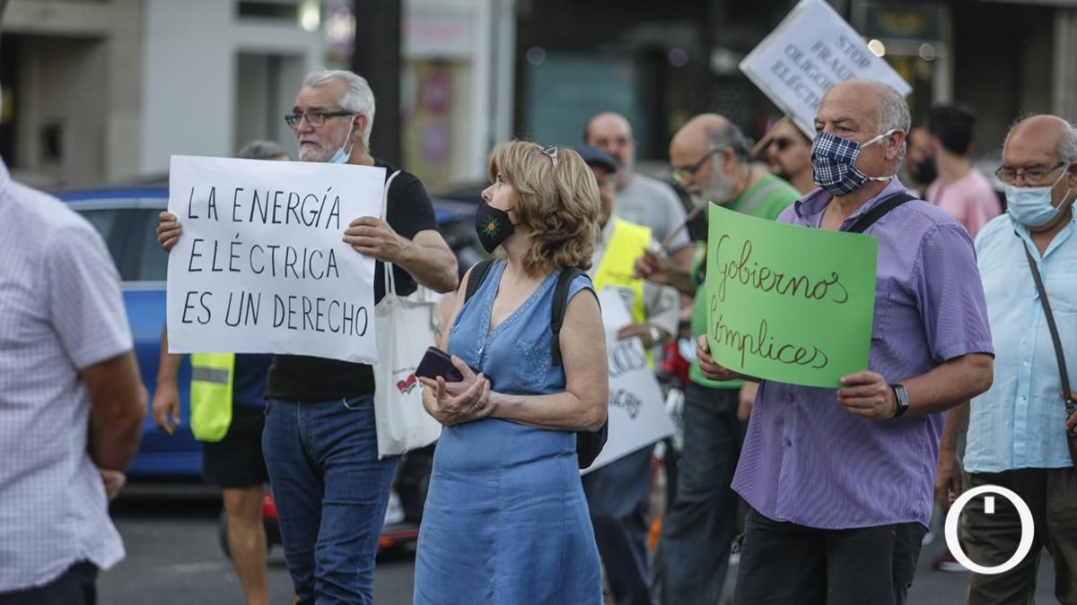 Manifestación contra el precio del suministro eléctrico
