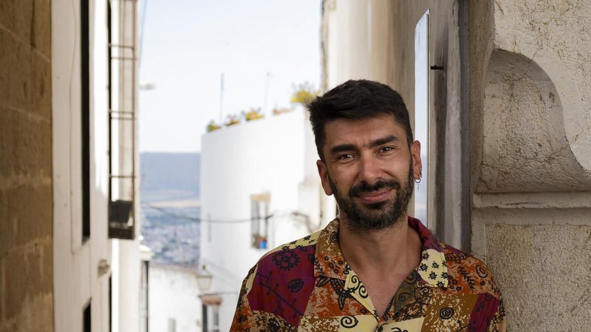 Abraham Guerrero Tenorio presenta su libro 'La pared de enfrente' el sábado en la librería Alejandría de León
