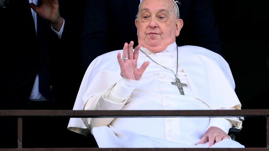 El Papa fue dado de alta, reapareció en público y pidió frenar los bombardeos en Gaza