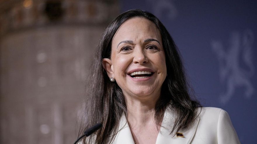 María Corina Machado durante una conferencia de prensa tras recibir el Premio Nobel de la Paz 2025, en Oslo (Noruega).