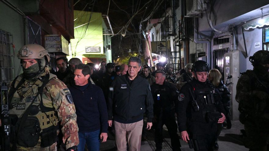 El gobierno porteño encabezó un megaoperativo en barrios populares de la Ciudad y lo llamó "Tormenta negra": 27 detenidos