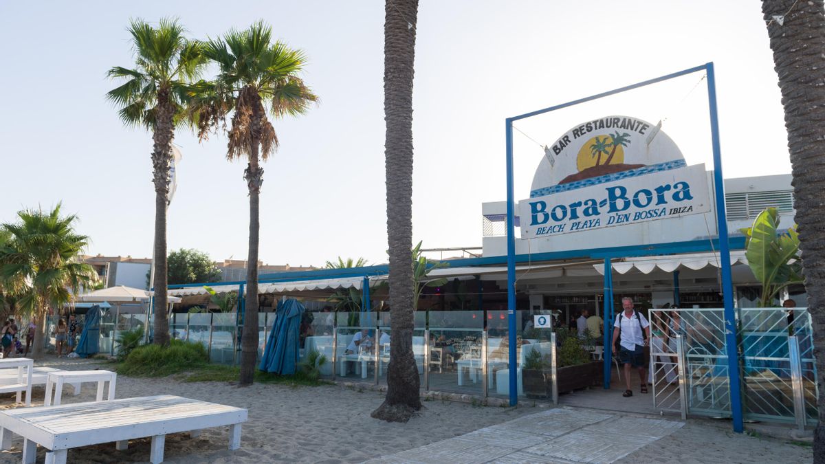 Discoteca Bora-Bora cerca de la Playa d'en Bossa.