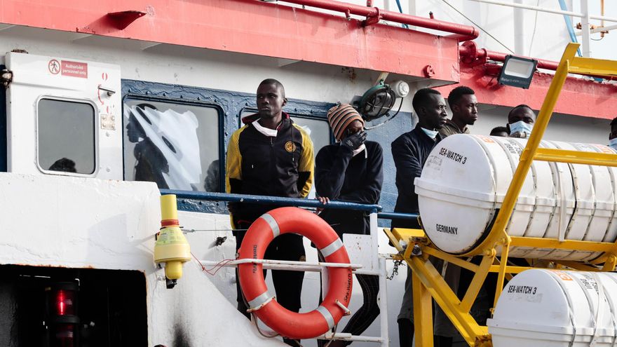 La ONG Sea Watch rescata a 210 migrantes y denuncia otro naufragio