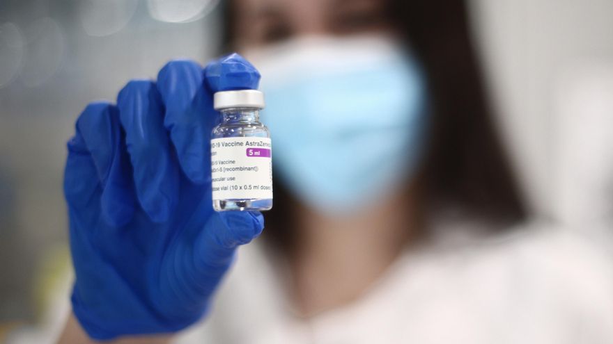 Varias comunidades alertan de nuevos retrasos en los envíos de miles de dosis de la vacuna de AstraZeneca