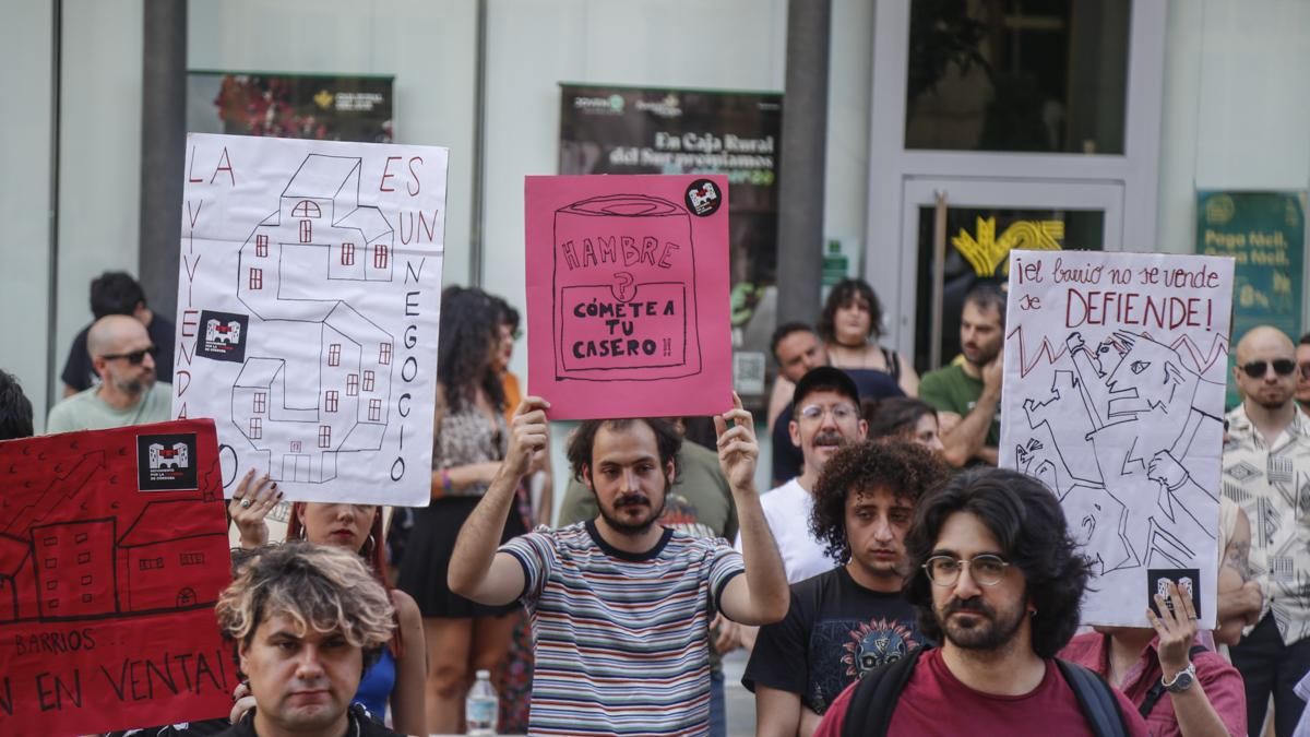 Concentración por la vivienda en Córdoba