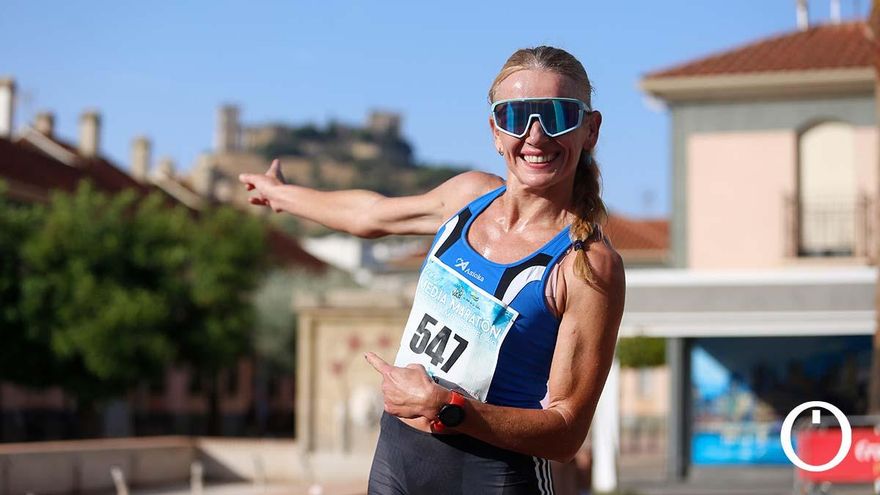 Raquel Hernández, ganadora de la Media Maratón Córdoba-Almodóvar 