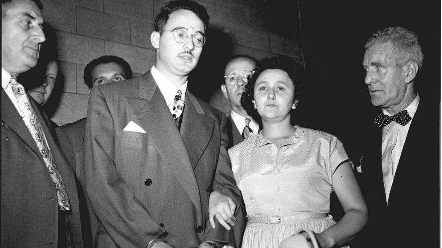 Julius y Ethel Rosenberg en su juicio por espionaje en 1951, Nueva York.