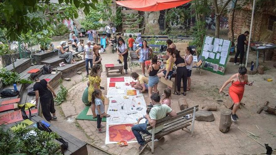 Esta es una plaza ha solicitado al Ayuntamiento prorrogar la cesión del terreno en el que desarrolla su proyecto de jardín y de huerto urbano