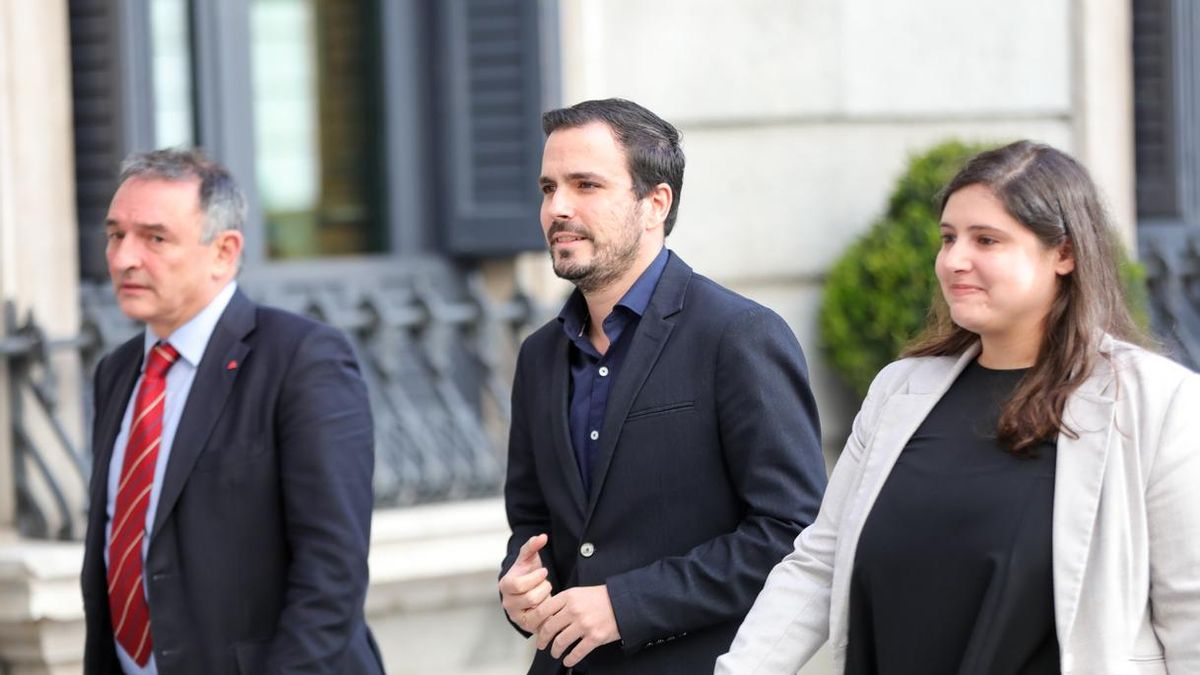La dirección de IU votará este sábado sustituir a Garzón por Enrique Santiago en la portavocía del Congreso