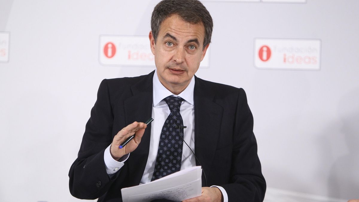 Zapatero admite que debió haber visto antes la crisis y que "a lo mejor" fue un error el desplante a la bandera de EEUU