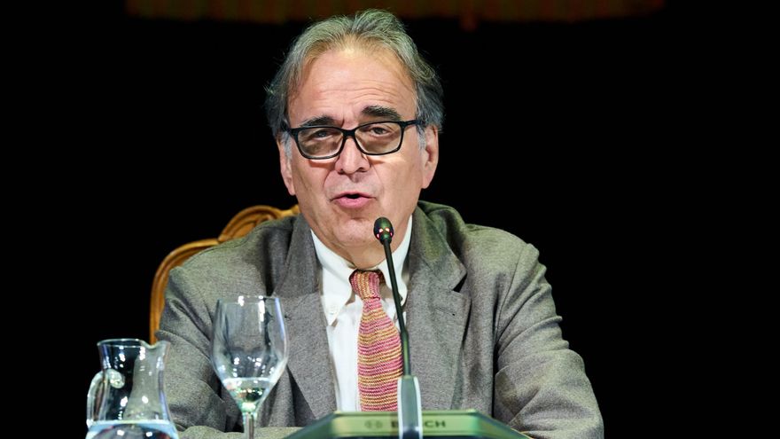 Archivo - El ministro de Universidades, Joan Subirats, interviene durante el seminario de la APIE de la Universidad Internacional Menéndez Pelayo (UIMP), en el Palacio de la Magdalena, a 22 de junio de 2023, en Santander.- Archivo