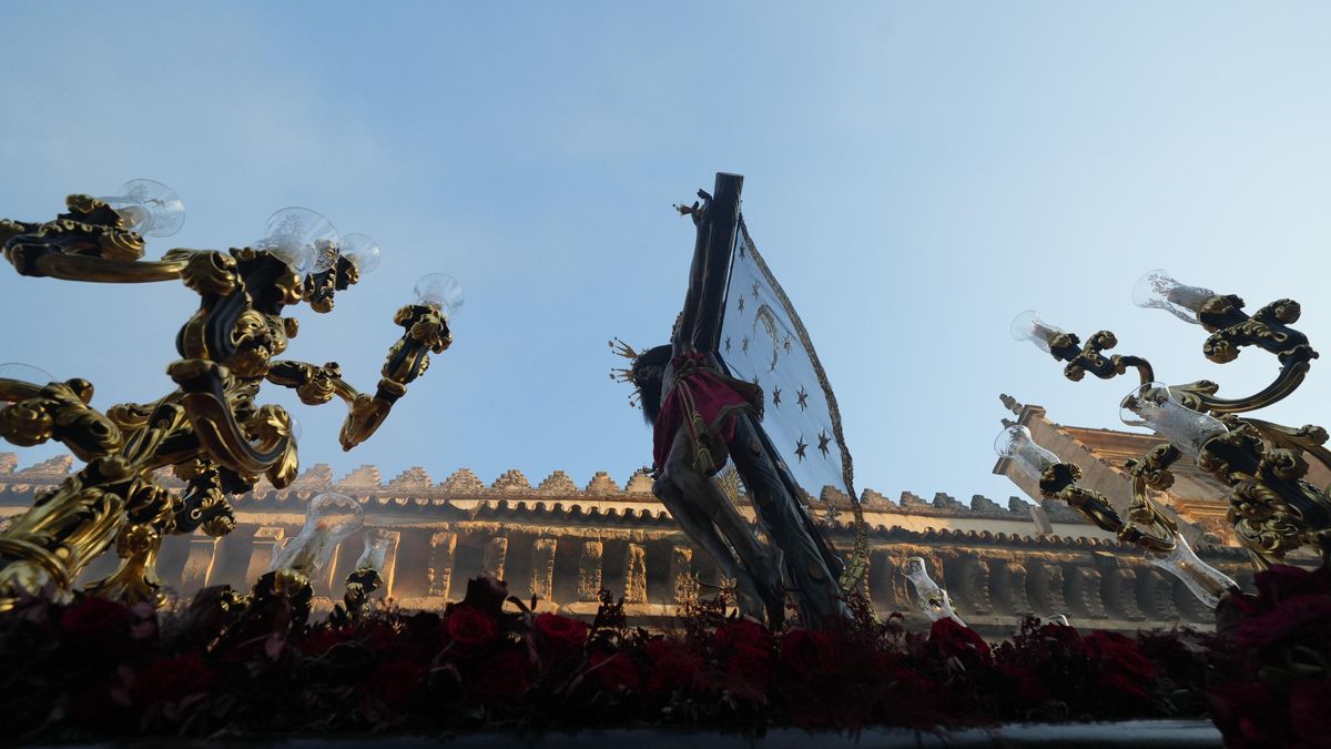 Traslado del Cristo de Remedio de Ánimas después del Magno Vía Crucis
