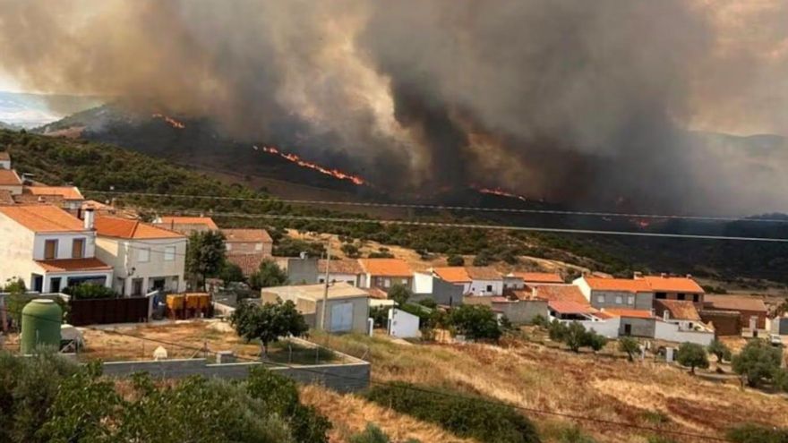 Controlado el incendio forestal en Calzada de Calatrava que obligó a desalojar la pedanía de Huertezuelas