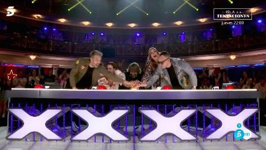 'Got Talent 8' otorgó el pase de oro conjunto del jurado y el presentador a una cantante e intérprete de signos