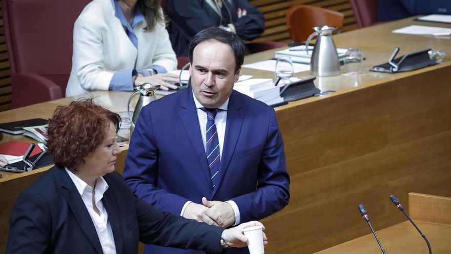 El dosier contra Llorca escarba en las empresas de la vicepresidenta de las Corts y del abogado de la familia del presidente