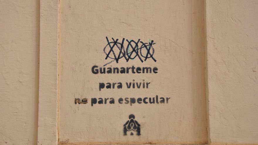 Mensajes de denuncia social en las calles de Guanarteme